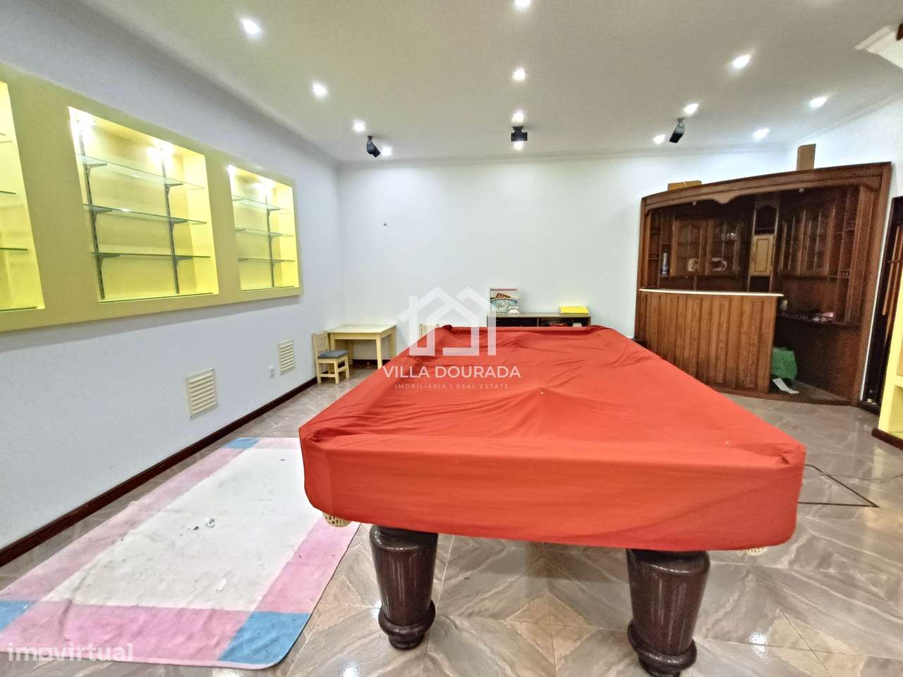 Moradia T3 ao centro de Pereiró com piscina. Aproveite!-12