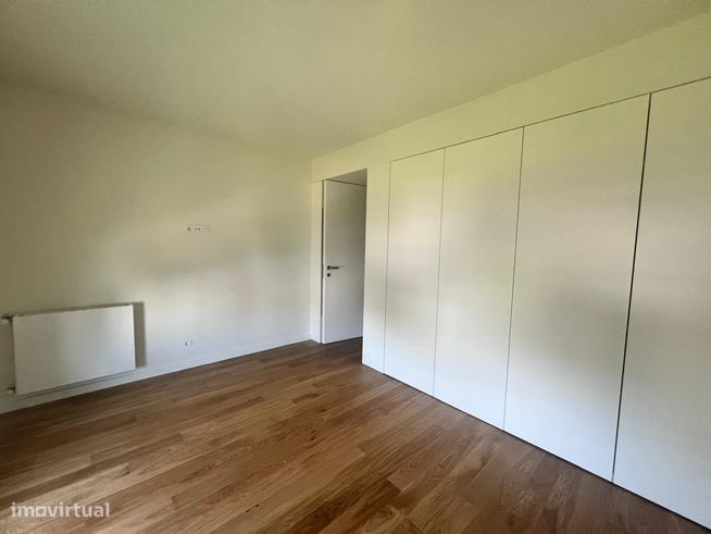 Venda de Apartamento T3 com garagem ao Campo Alegre-14