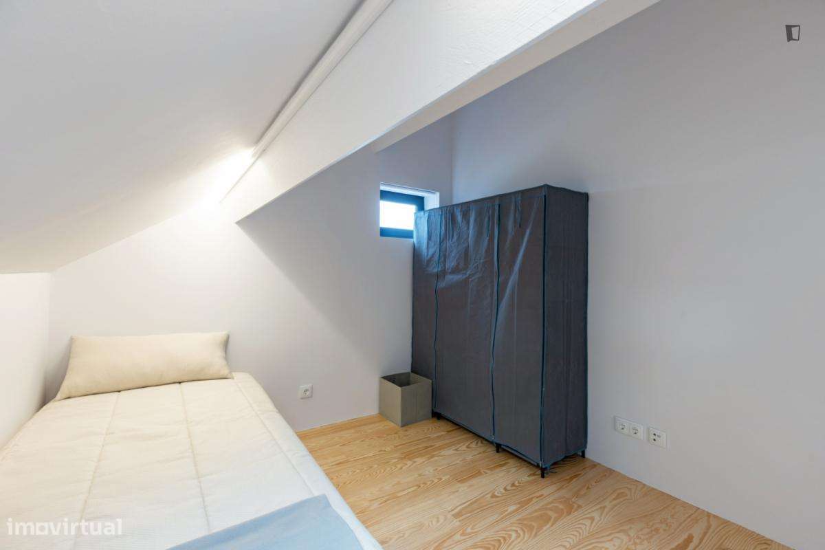 Quarto - localizado em Paranhos Porto - Grande imagem: 3/16