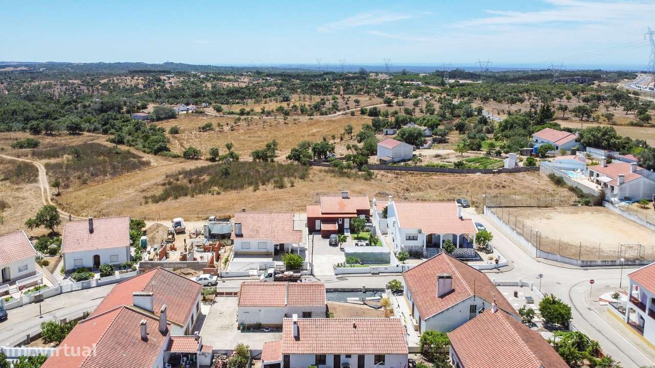 Moradia T2 Renovada com Quintal e Jardim – O Refúgio Ideal para Viver-21