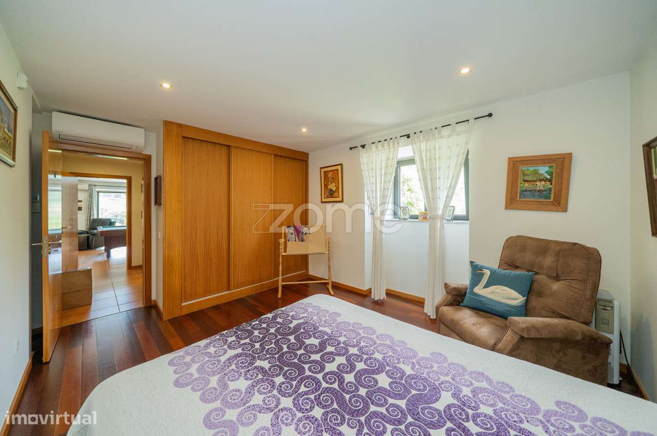 Moradia T5 + 1 com Piscina em Espinho, Braga-39