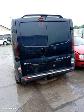 dezmembrez opel vivaro 2003 - 3