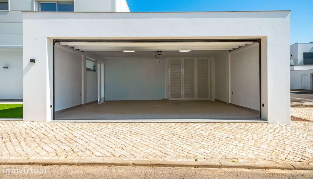Moderna Moradia V3 com piscina, à venda em Tavira, Algarve-21