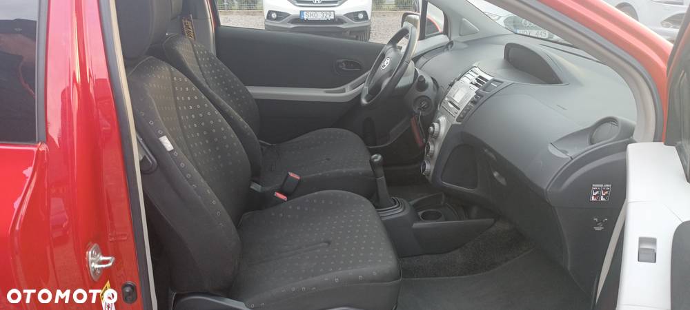 Toyota Yaris 1.0 VVT-i - 9