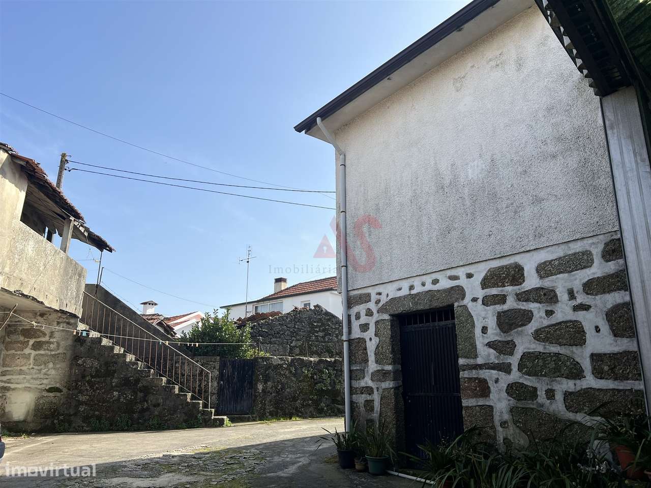 Conjunto de Propriedades com Elevado Potencial | Terreno Total de 4.08-7