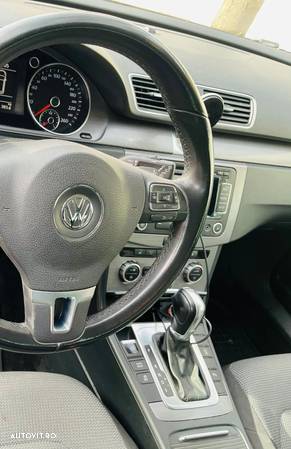 Volkswagen Passat Variant 2.0 TDI BlueMotion Technology DSG Comfortline - 8