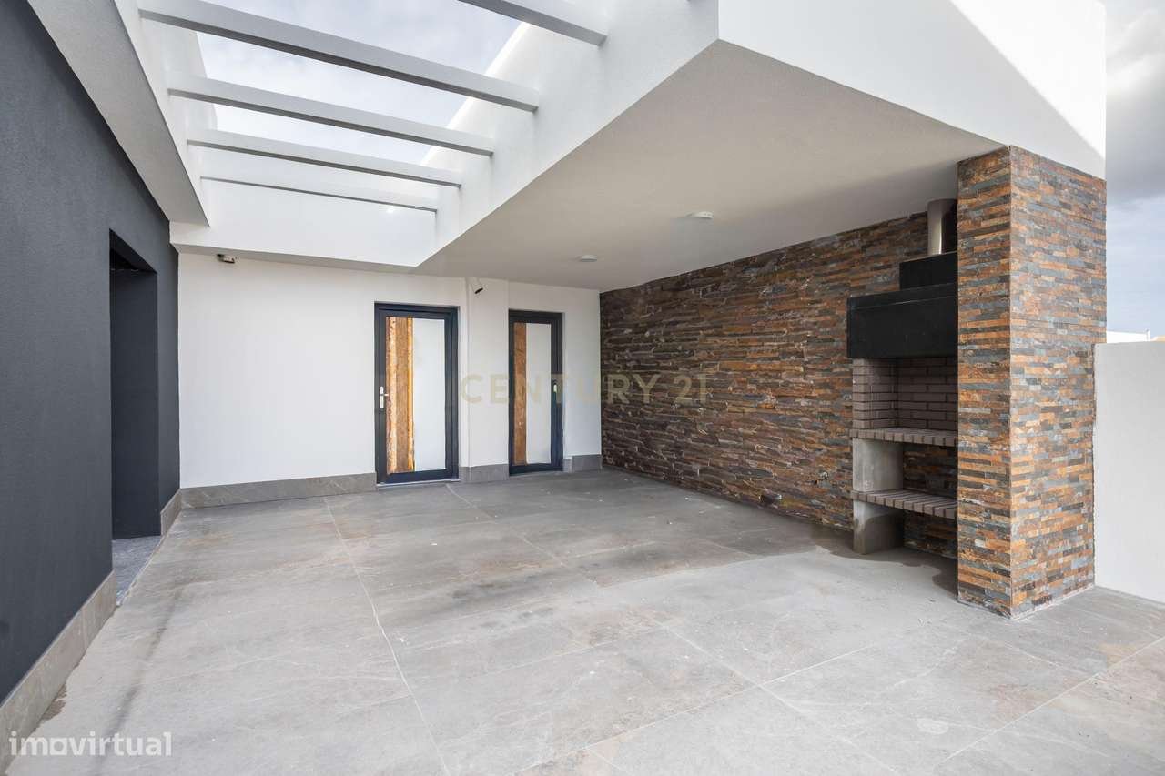Térrea e moderna com excelente localização e excelentes áreas T3 em Az - Grande imagem: 3/41