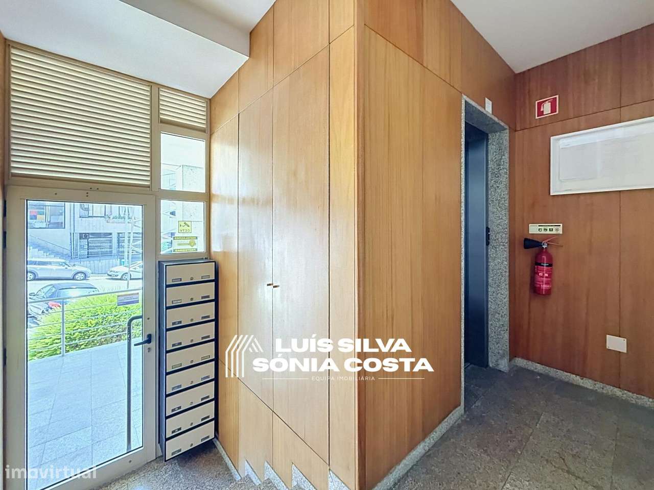 Espaçoso Apartamento T2 c/ Varanda, Garagem & Arrumos Fechados...-22