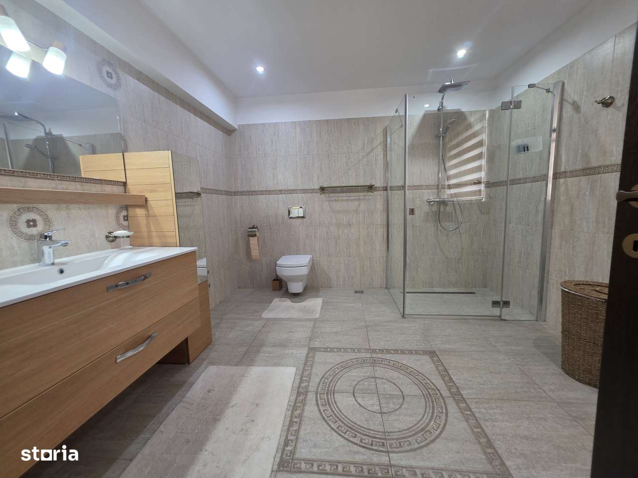 Vilă excepțională cu lift, piscina și teren de 1000 mp | VOLUNTARI-15