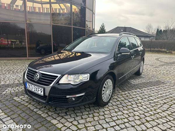 Volkswagen Passat 1.6 TDI DPF BlueMot Comfortline - 2