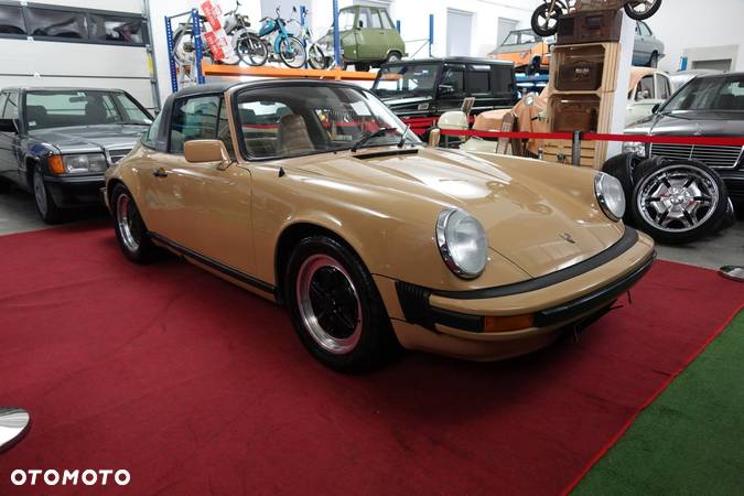 Porsche 911 - 1