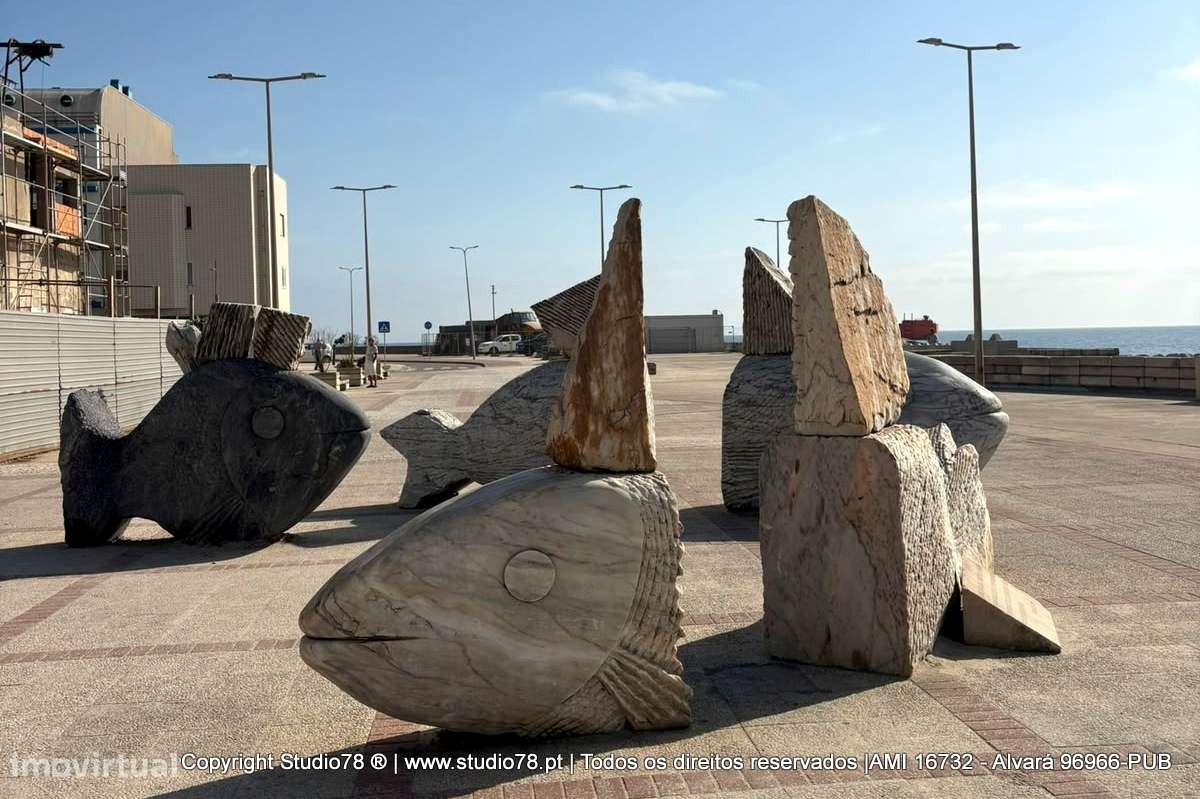 T3 com três varandas, suíte e estacionamento no Furadouro-19