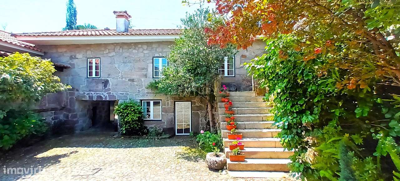 Moradia T6 em V. N de Cerveira, com vasto jardim e piscina. - Grande imagem: 5/60