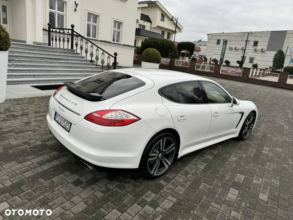 Porsche Panamera - 8