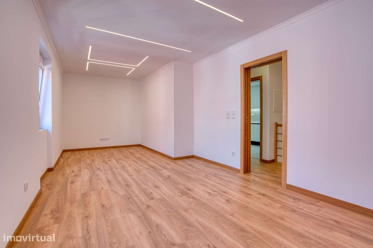 Apartamento T3 Duplex Remodelado - Grande imagem: 5/25