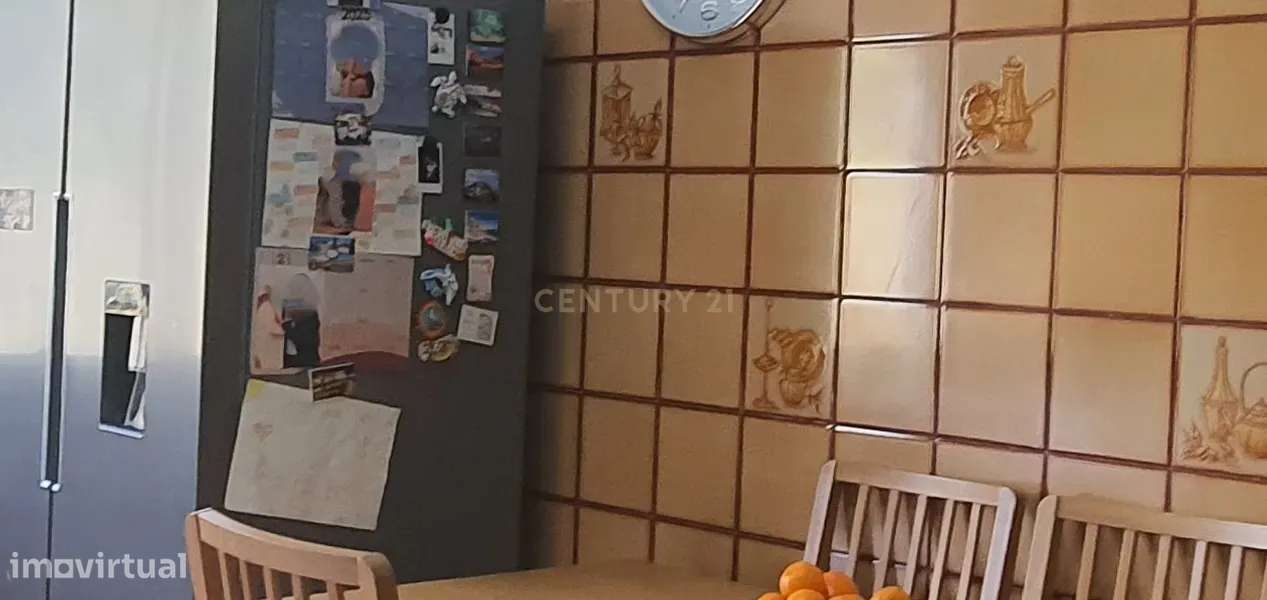 Apartamento T2+1 com parqueamento e Vista desafogada em Odivelas, Lisb-5