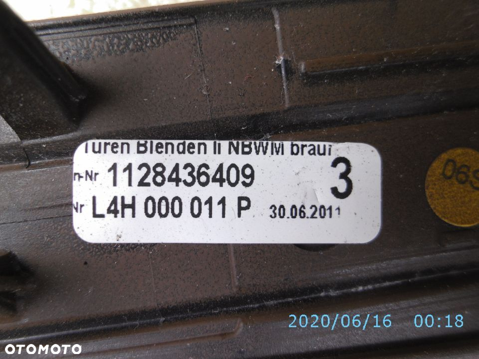 LISTWA DEKOR AUDI A8 4H0 BRĄZ DREWNO WERSJA EUROPEJSKA  L4H000011P POSIADAM DWIE SZTUKI - 4