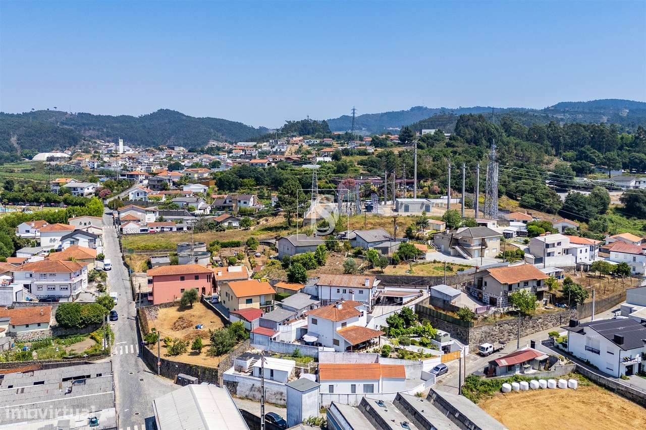 Moradia Térrea T2+1 Renovada | São Martinho do Campo-36