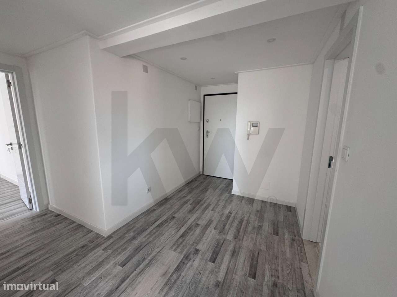 Apartamento T2+1 no centro da Cruz de Pau - Rua 25 de Abril-6