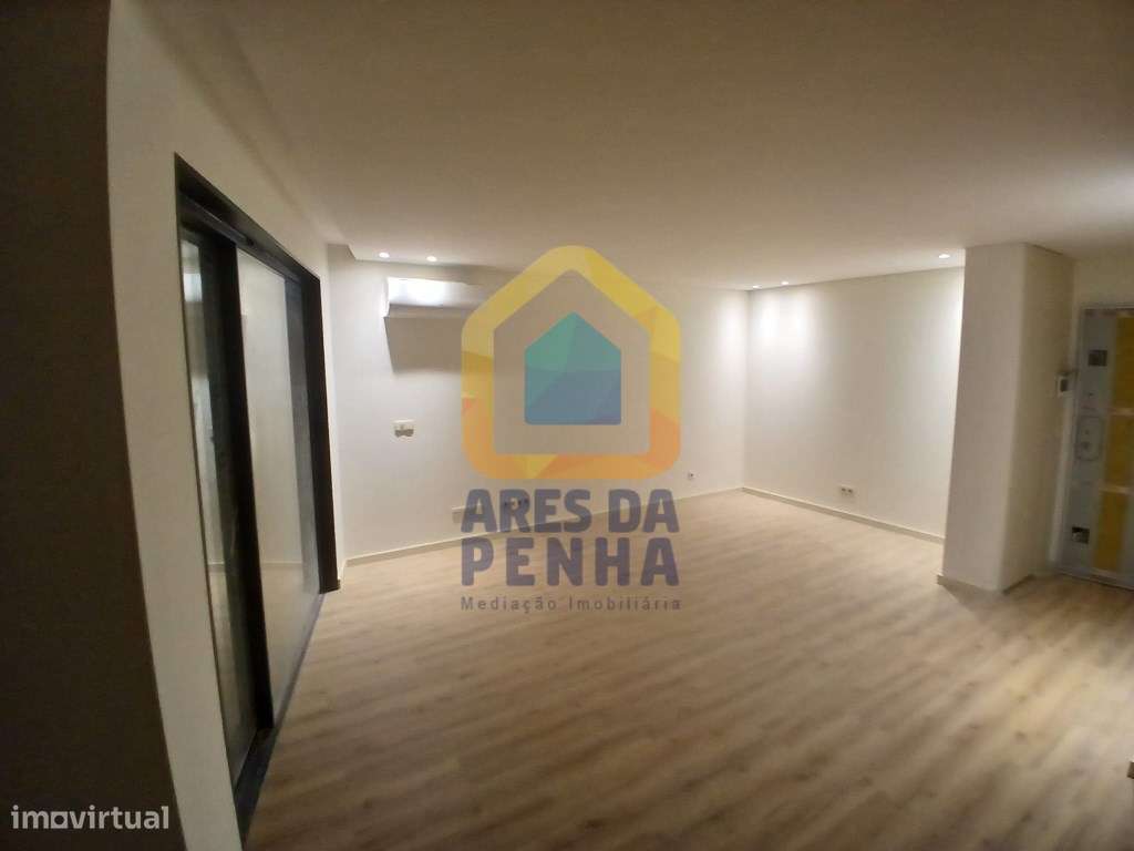Apartamento T2+1 com Varanda e Garagem-5