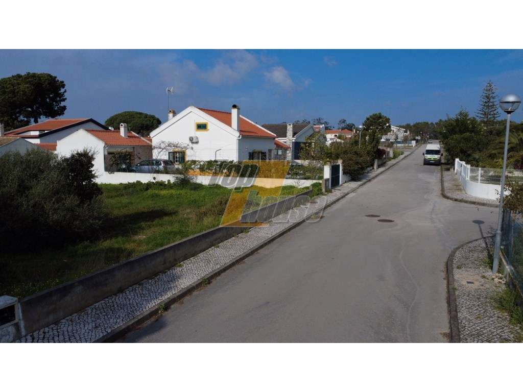 Terreno urbano perto do mar e lago em Sesimbra-33
