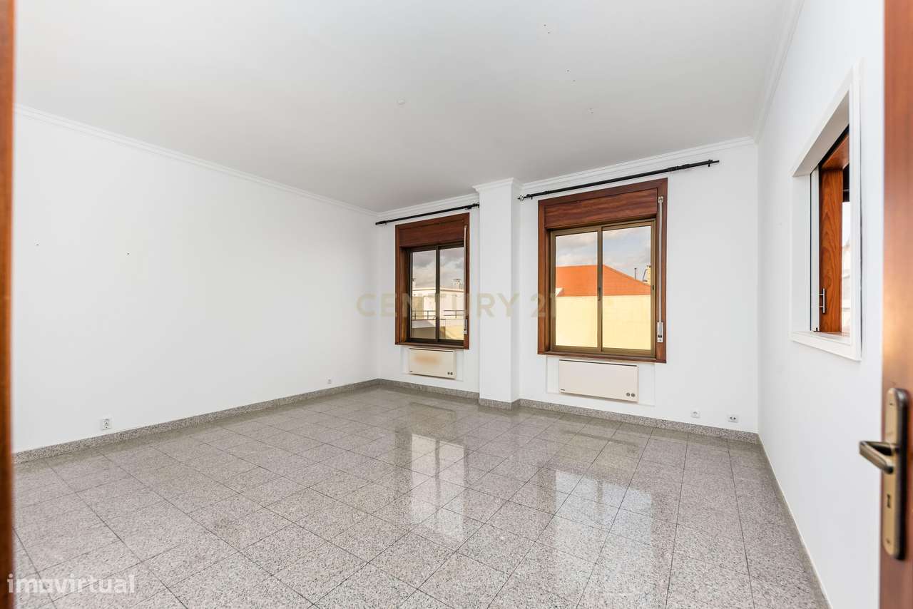 T2 Parqueamento | Elevador | Campo de Ourique | VistaTejo - Grande imagem: 5/25