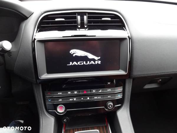 Jaguar F-Pace 2.0 i4D AWD Portfolio - 13