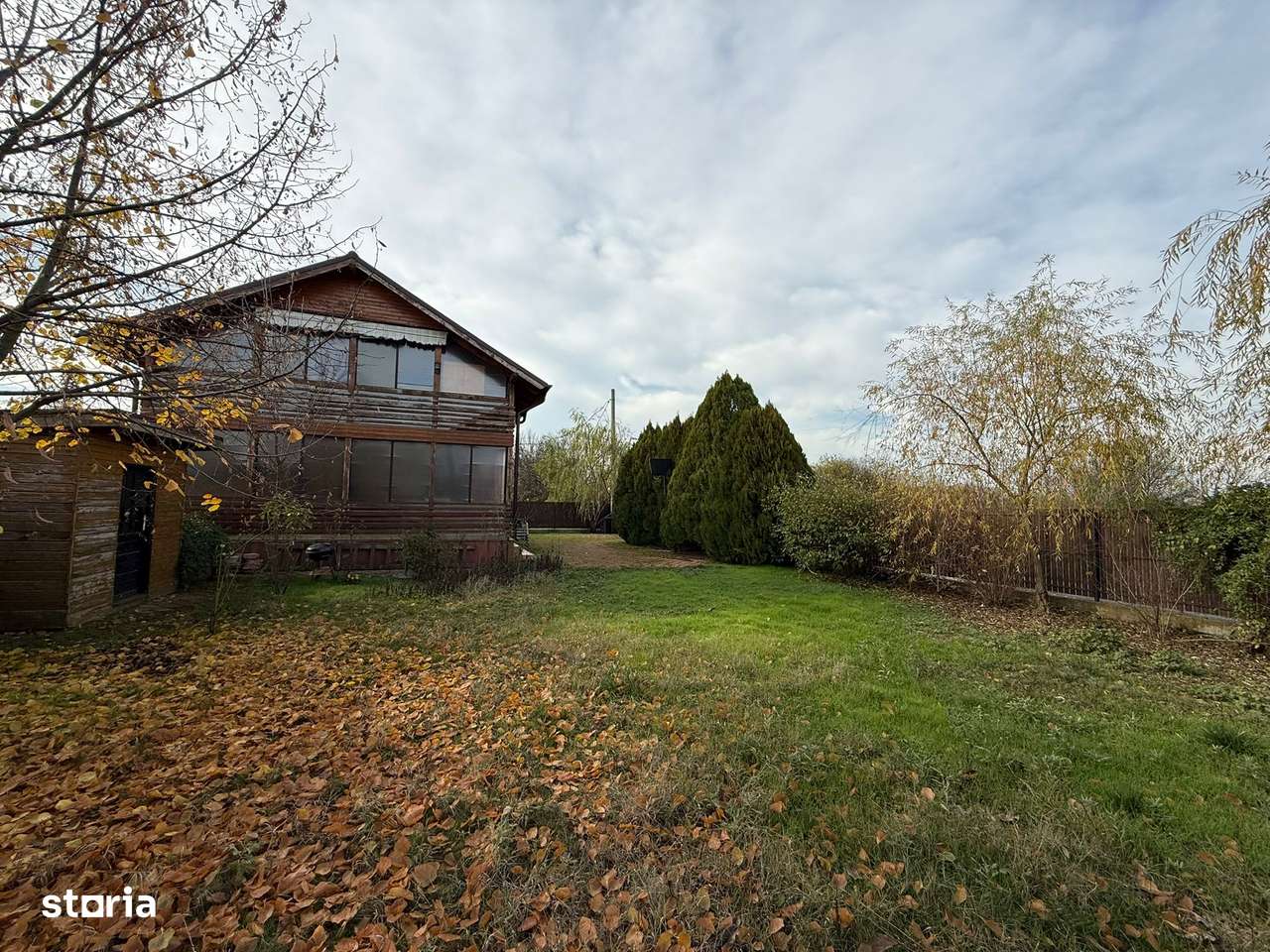 Casa de locuit sau de vacanta in Cornetu.-3