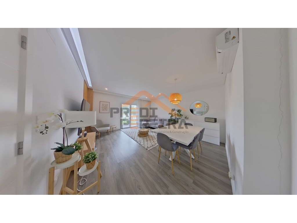 Predipereira apresenta um exclusivo T2, com box para uma viatura e ... - Grande imagem: 3/24