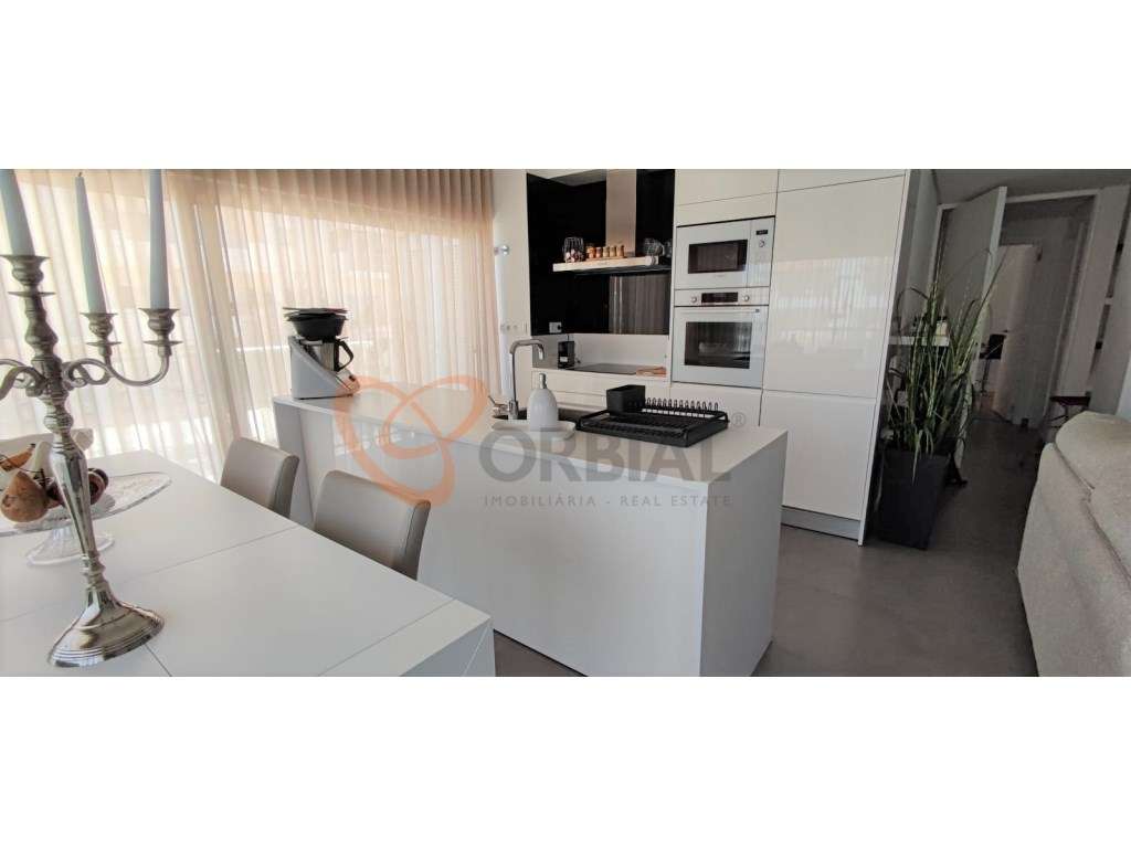 Apartamento T2 com garagem e piscina na cobertura para venda em Alb... - Grande imagem: 3/12