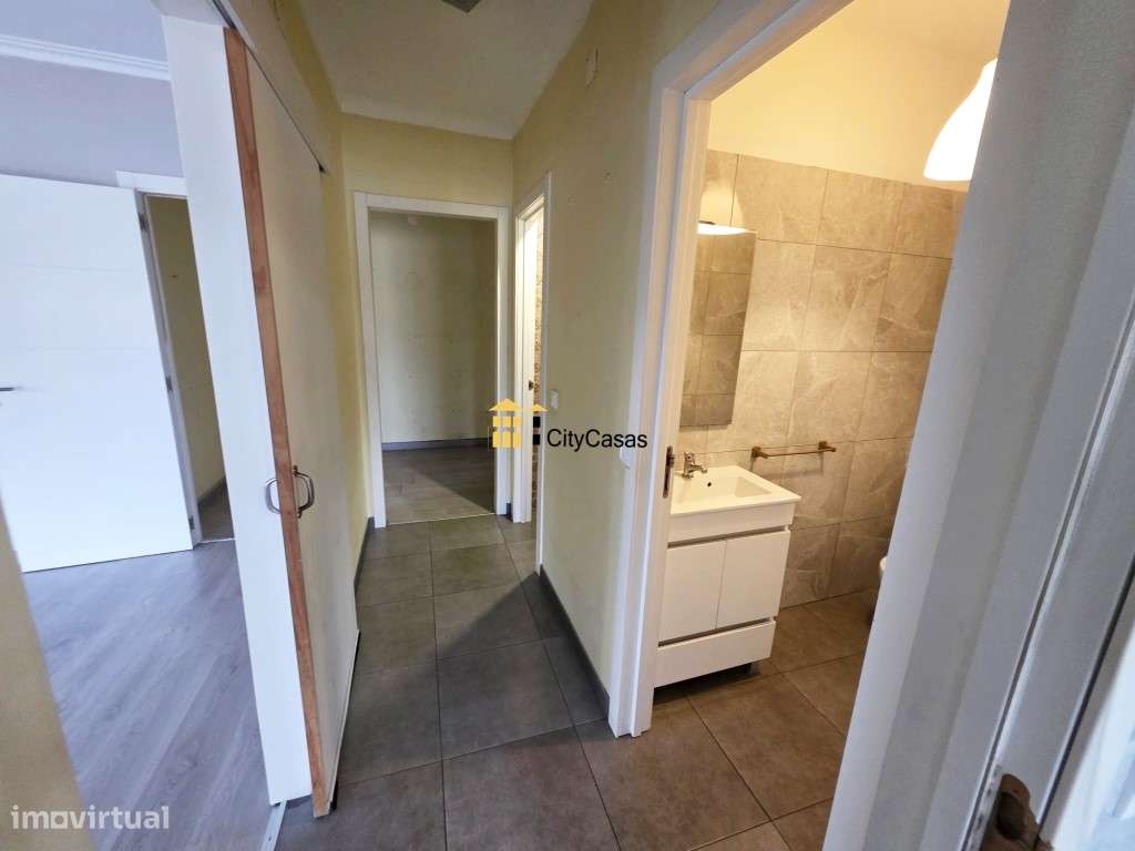 Apartamento T3 c/ L. Garagem | Mafamude - Grande imagem: 4/22