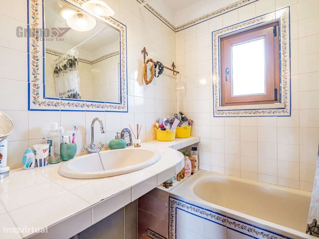 Moradia Isolada T3 com Piscina em Sesimbra-16