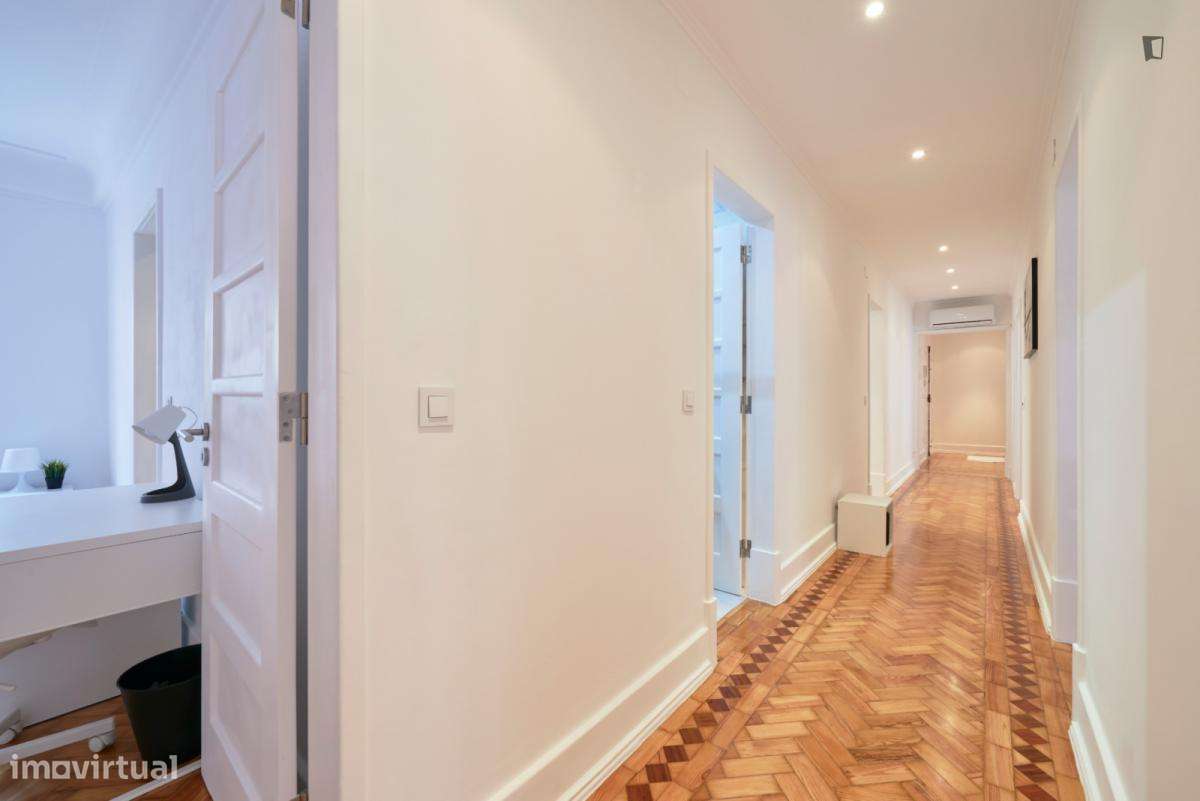 Quarto - localizado em Amoreiras Lisbon - Grande imagem: 3/7