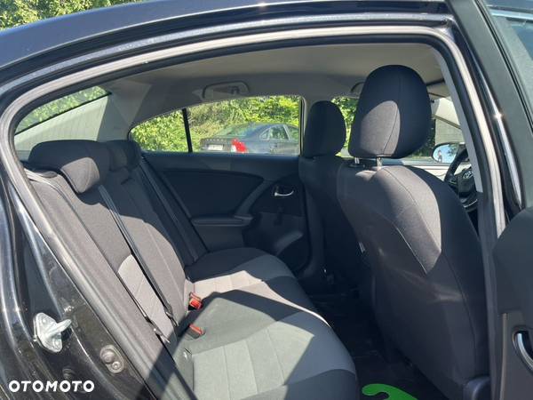 Toyota Avensis 1.6 Active - 30