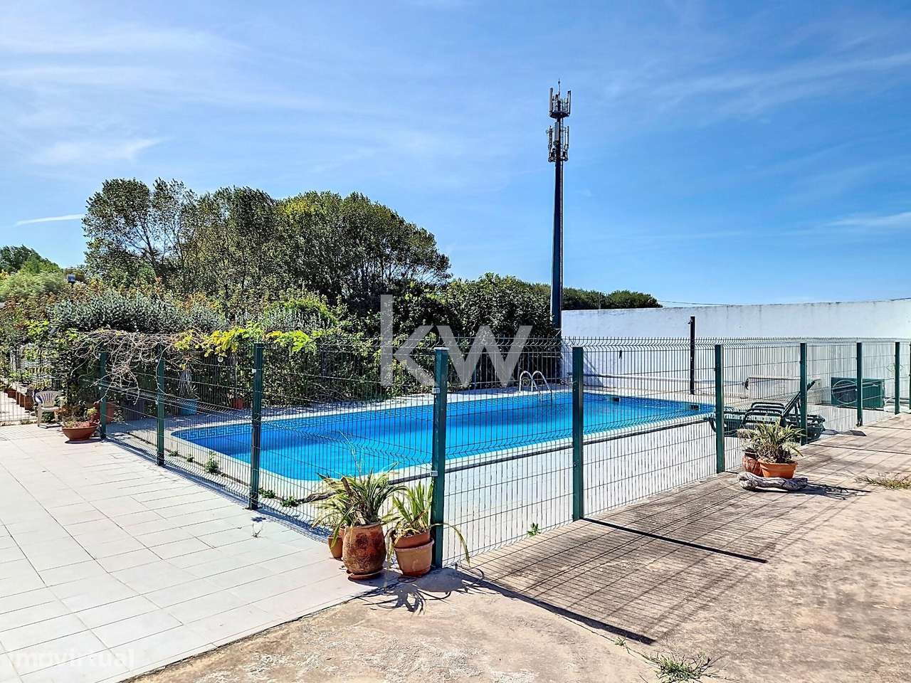 Moradia com 6 quartos, piscina aquecida, anexo e terreno com 2500m2 em-47