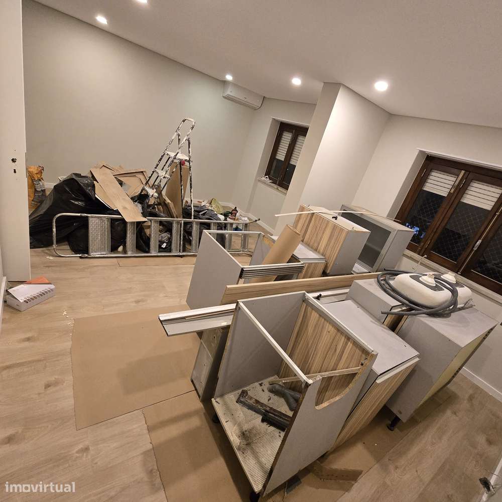 T3 MONTALVÃO Remodelado c/varanda-11