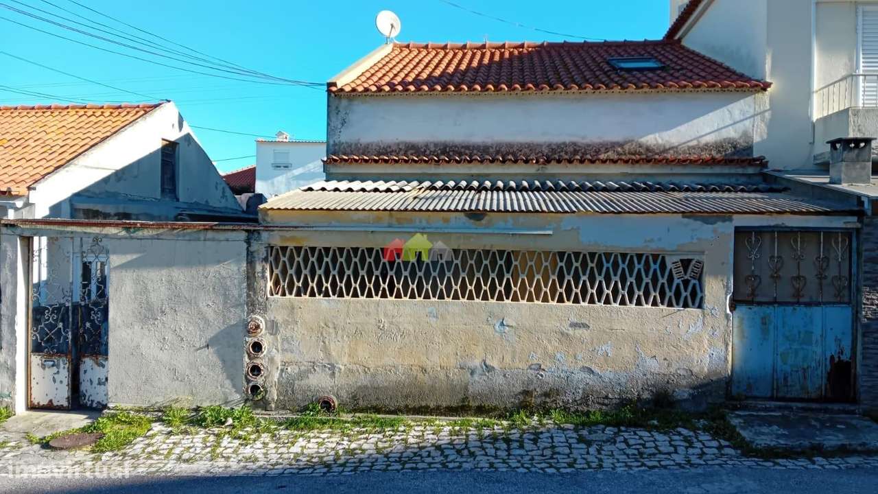 Moradia T4 térrea com anexos na Varzinha - Setúbal-0