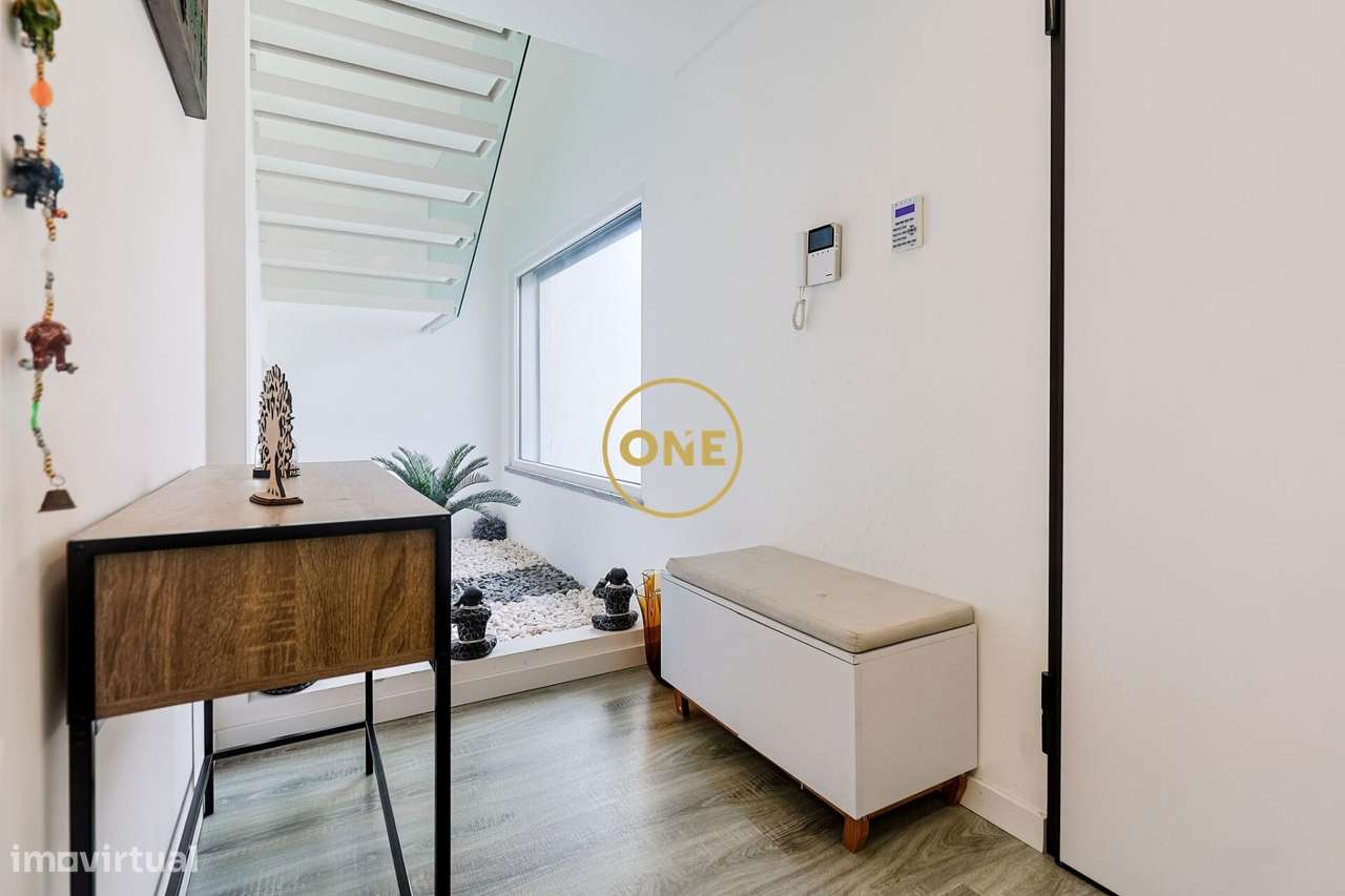 Moradia T4 Moderna com 262m2, Suite com Closet, Garagem e Varandas – R - Grande imagem: 2/43