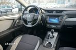 Toyota Avensis 2.0 Premium MS - 16