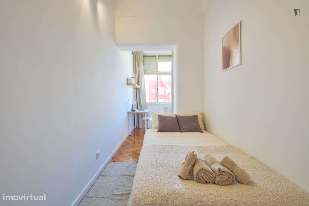 Quarto - localizado em Alameda Lisbon - Grande imagem: 2/6