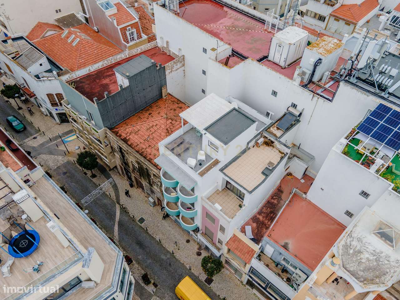 T0/Estúdio no centro de Portimão, E se o seu dinheiro começasse finalm-13