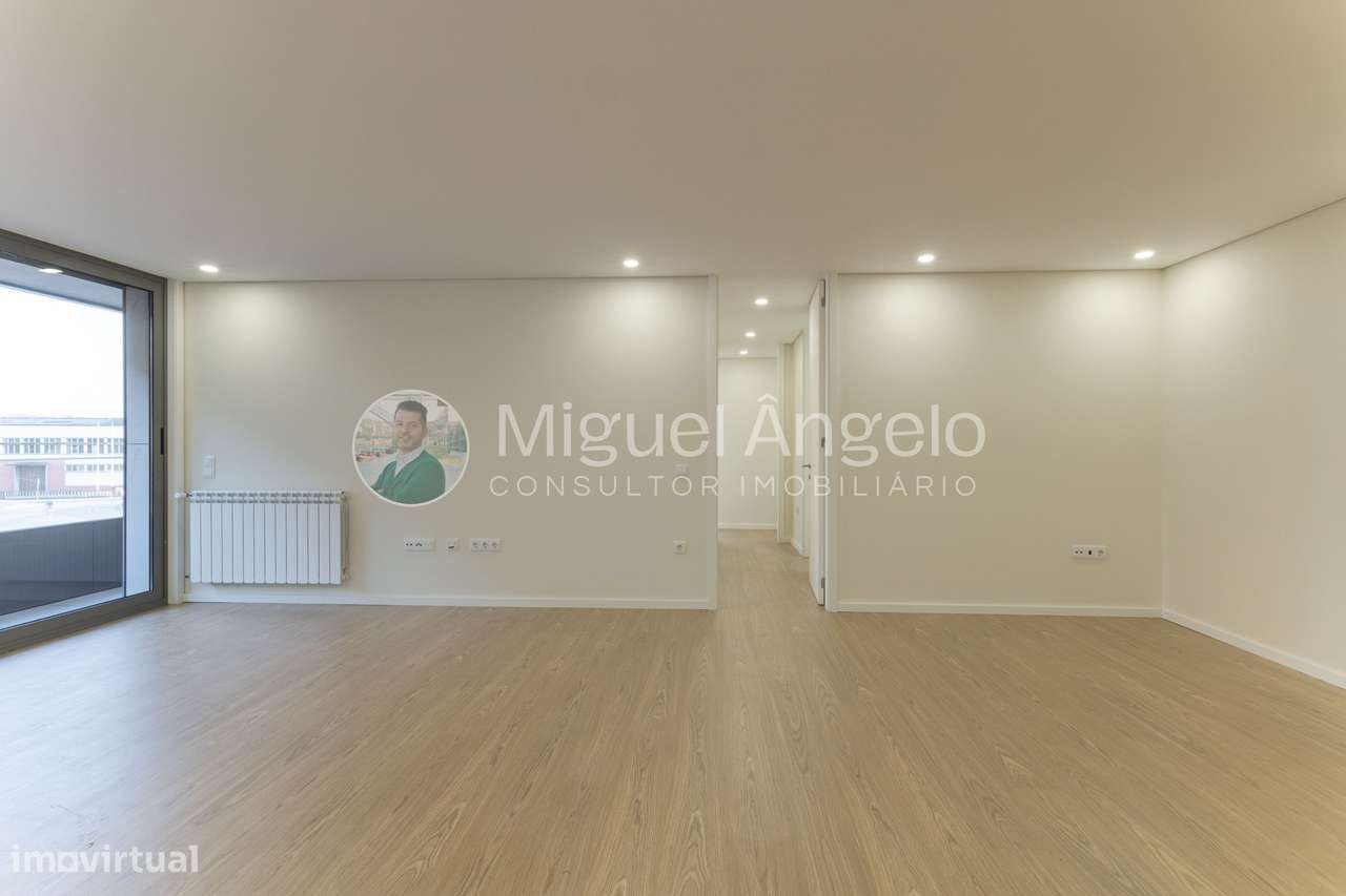 T3 Penthouse com terraços e três frentes no coração de Espinho-17