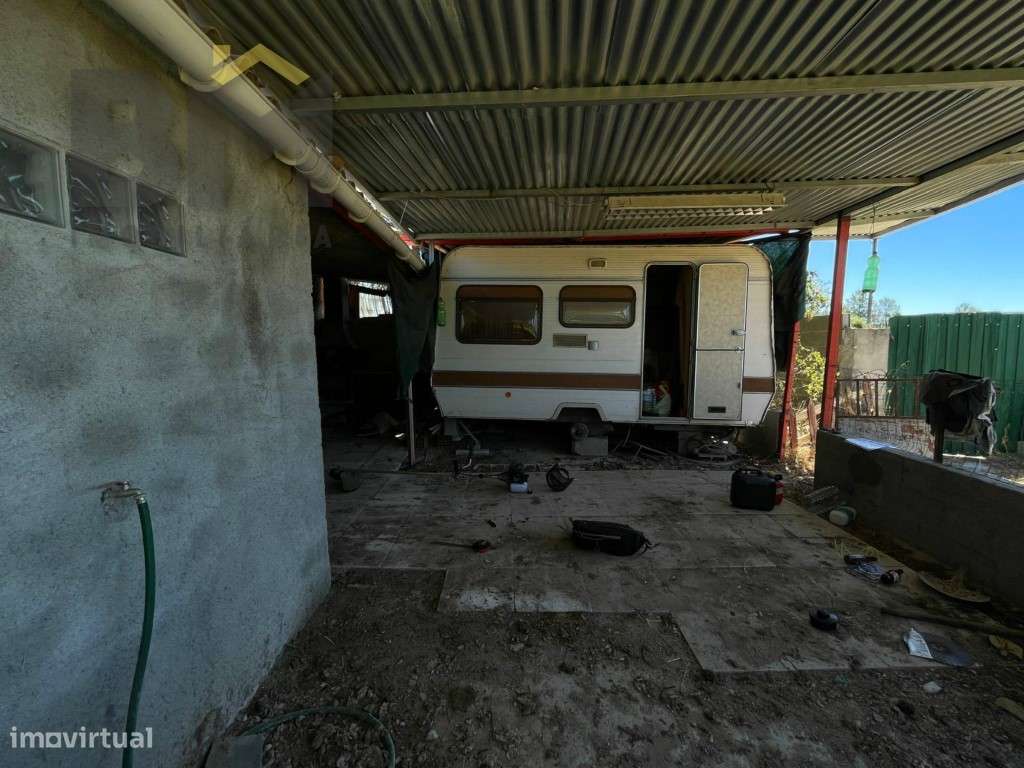 Vende-se terreno rústico com 3.360m2, localizado no Freixial do Cam... - Grande imagem: 2/38