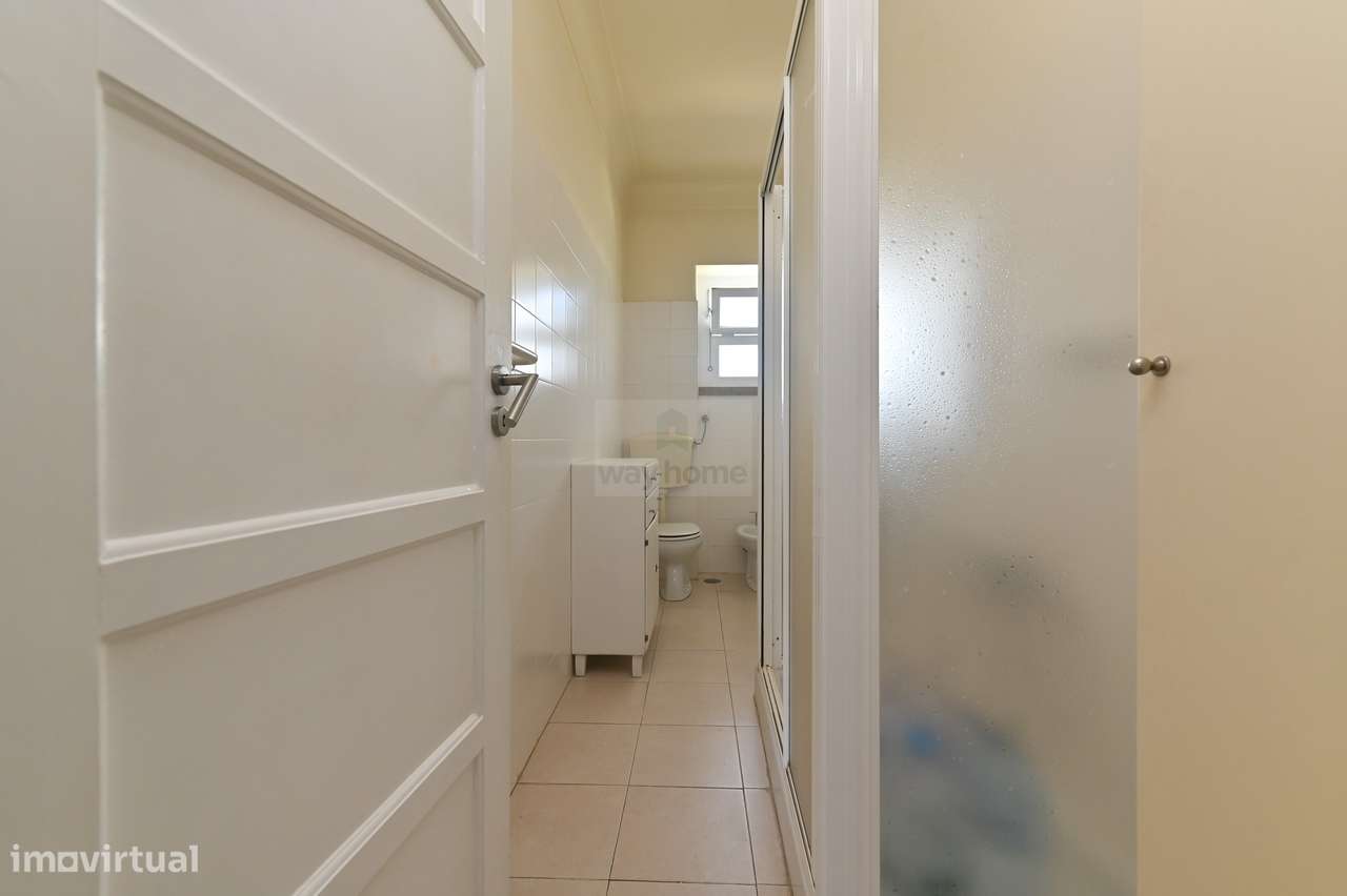 Apartamento T2 | Para remodelação | Alvalade-19