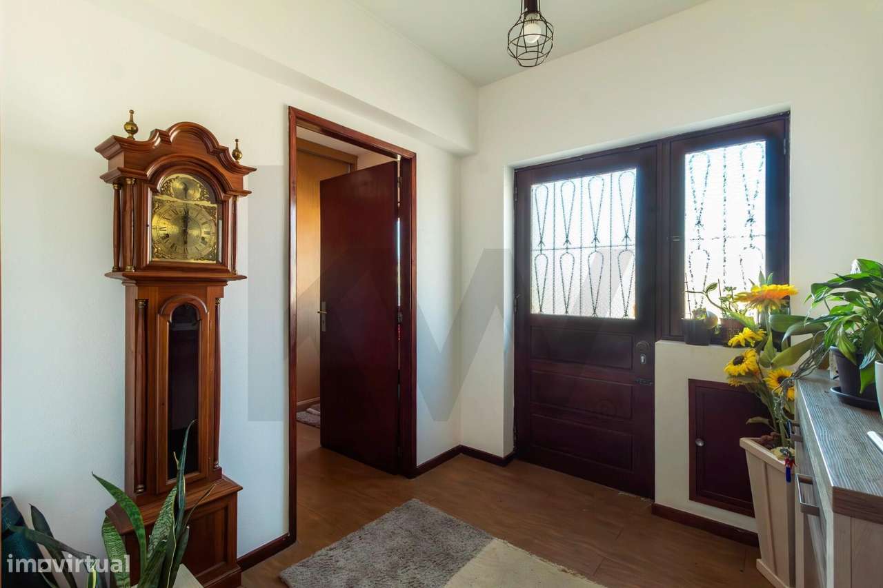 Andar Moradia T2+1 com área exterior e garagem para 5 viaturas - Grande imagem: 2/39