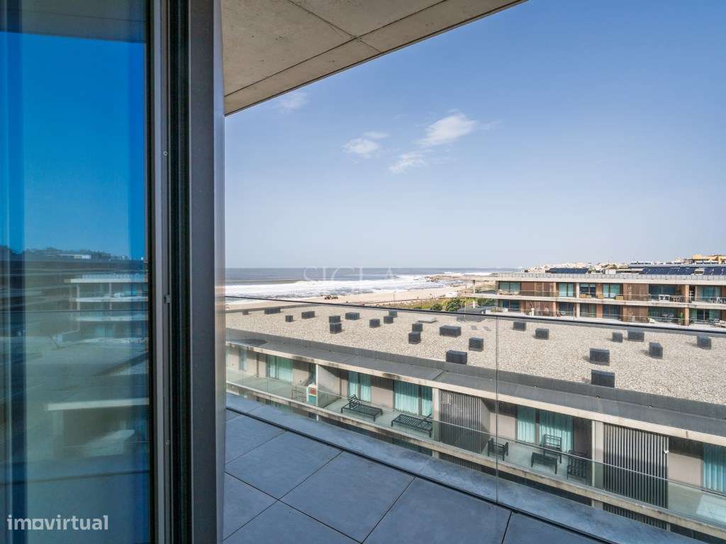 Penthouse T3 com piscina no terraço - Primeira linha de Mar-32