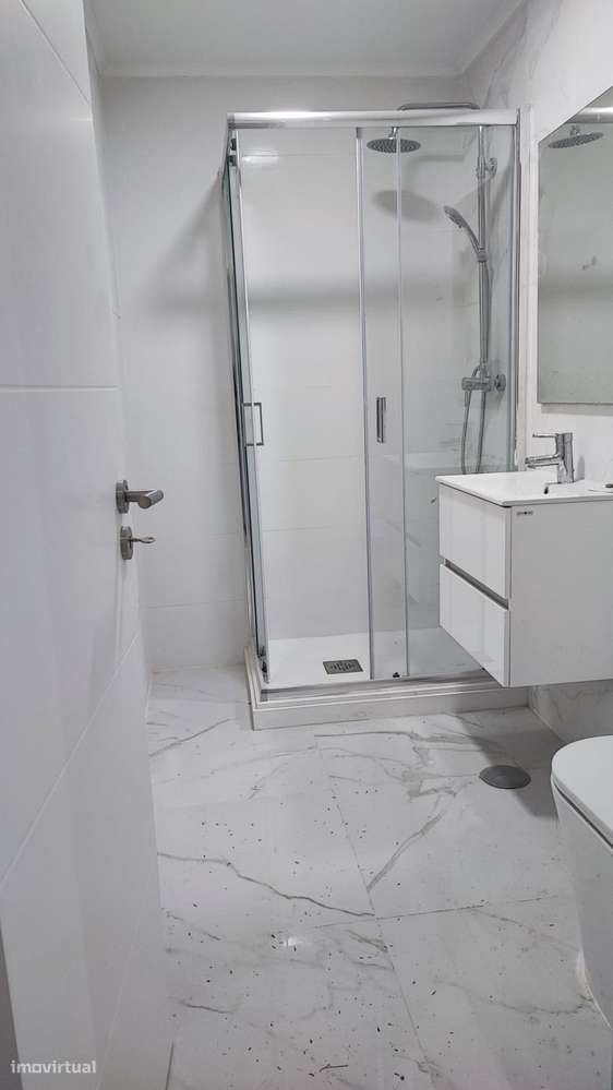 T2 Totalmente Remodelado com Logradouro - Grande imagem: 3/12