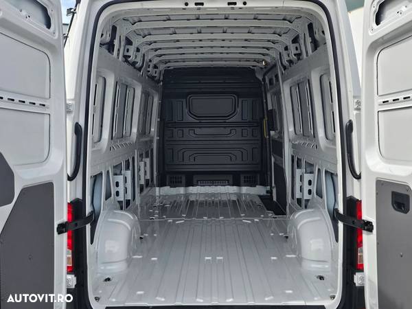 Volkswagen Crafter 3.5 Furgon L4H3 - 23