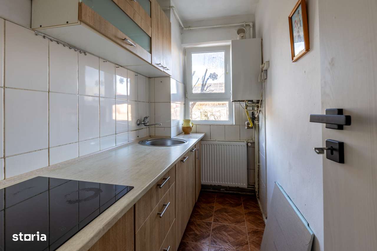 Apartament 2 camere, etaj 1/4, Florilor, zona de case - Imagine principală: 4/16