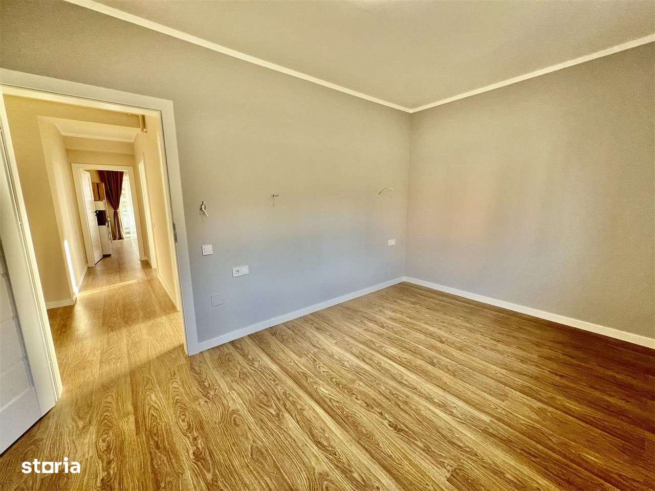 Apartament mobilat si utilat - 2 camere, balcon, parcare - zona buna - Imagine principală: 5/7